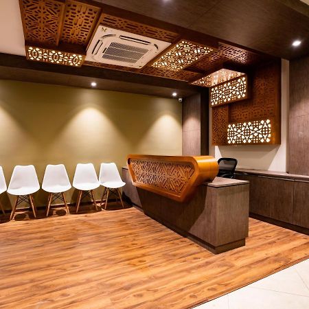 Hotel Lavender Infopark Kochi Esterno foto