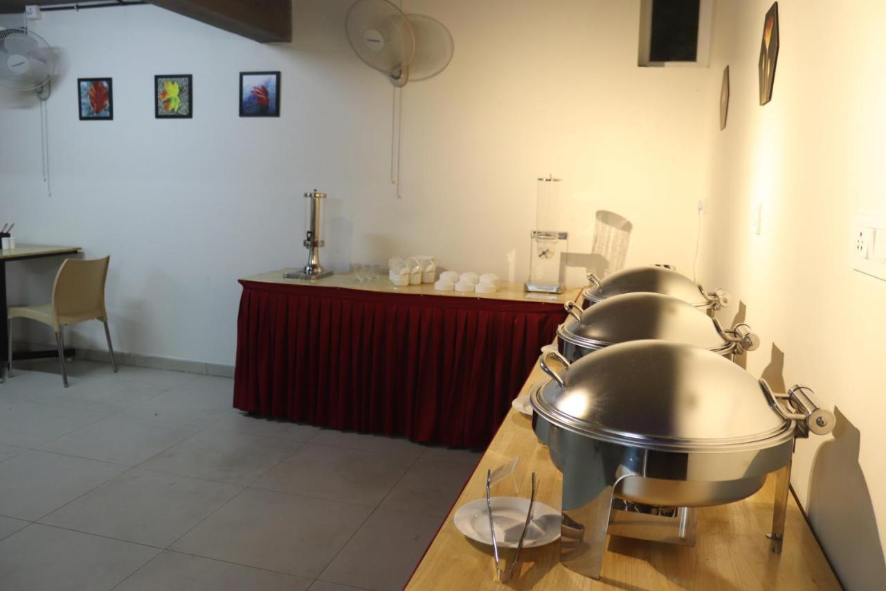 Hotel Lavender Infopark Kochi Esterno foto
