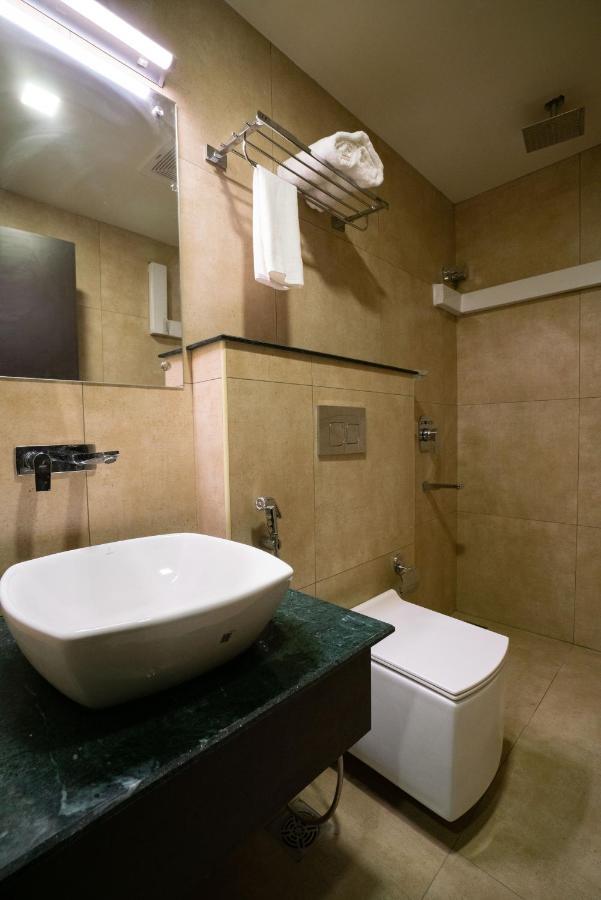 Hotel Lavender Infopark Kochi Esterno foto