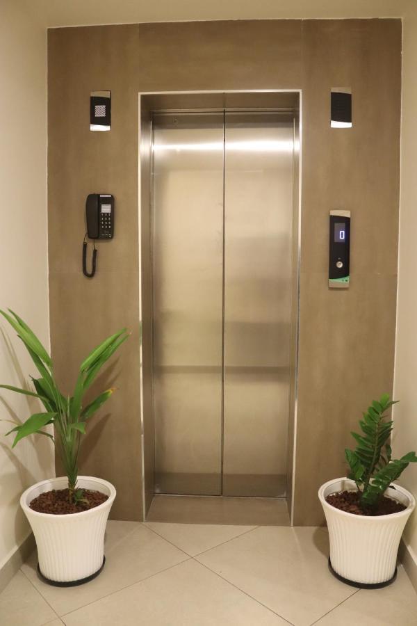 Hotel Lavender Infopark Kochi Esterno foto