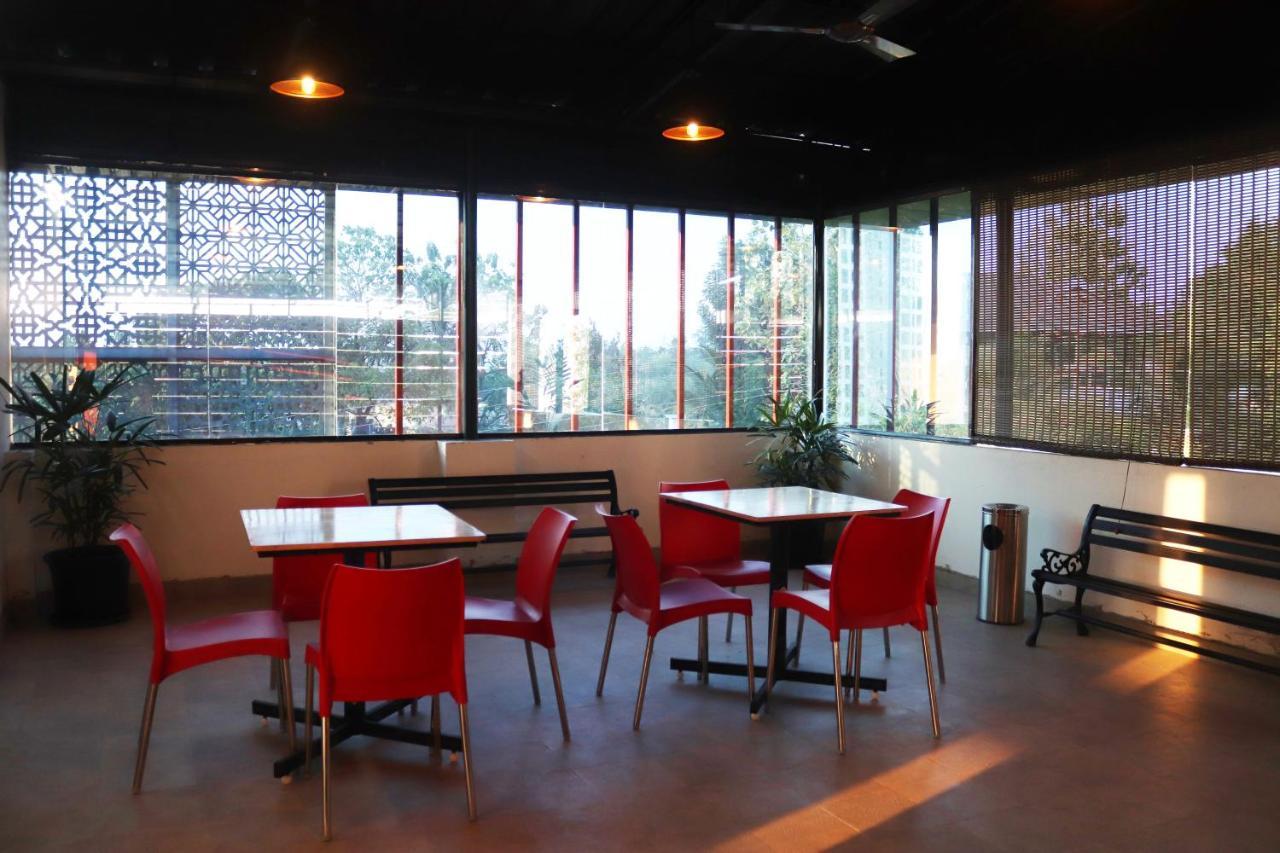 Hotel Lavender Infopark Kochi Esterno foto