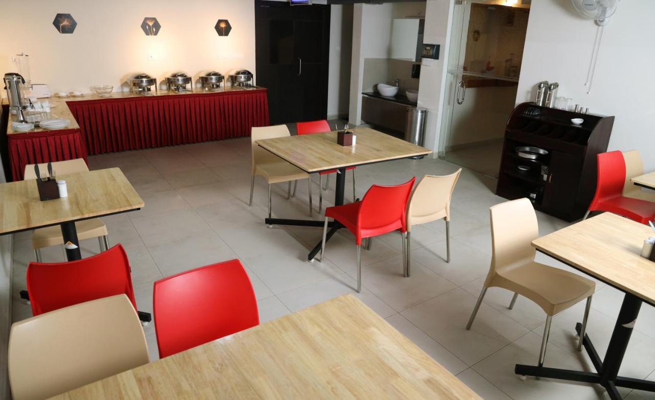 Hotel Lavender Infopark Kochi Esterno foto