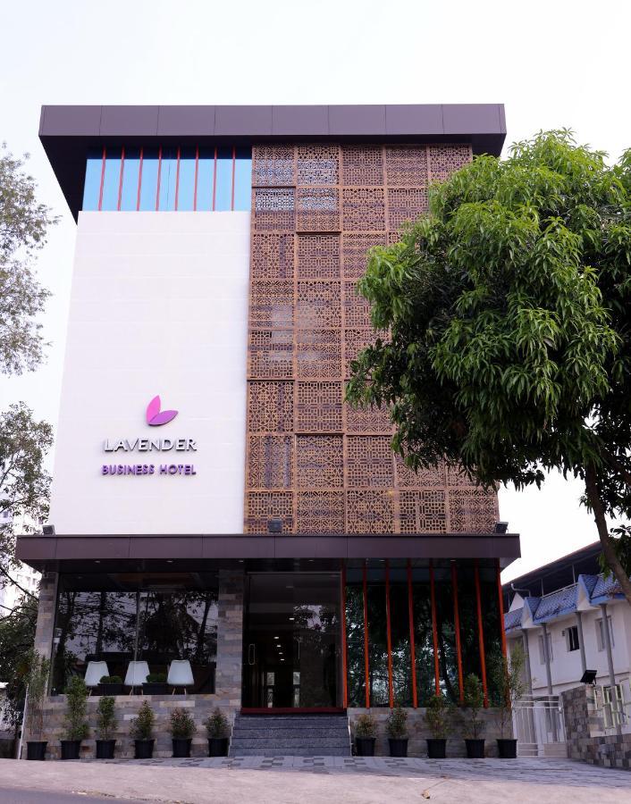 Hotel Lavender Infopark Kochi Esterno foto