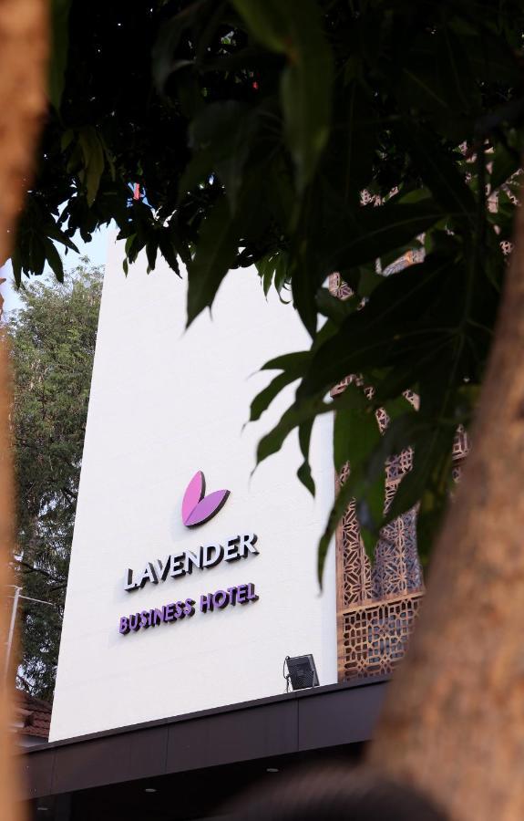 Hotel Lavender Infopark Kochi Esterno foto