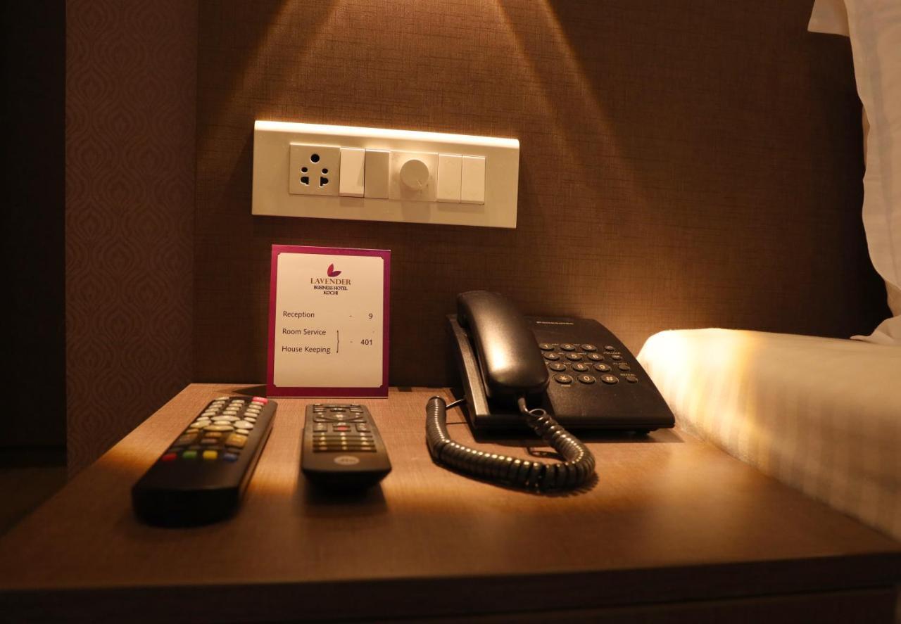 Hotel Lavender Infopark Kochi Esterno foto